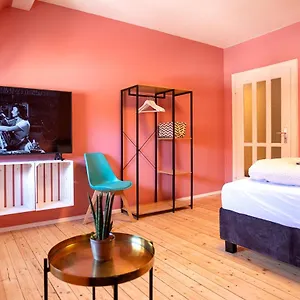 https://central-designapartment-with-private-parking-lot.com-bavaria.com